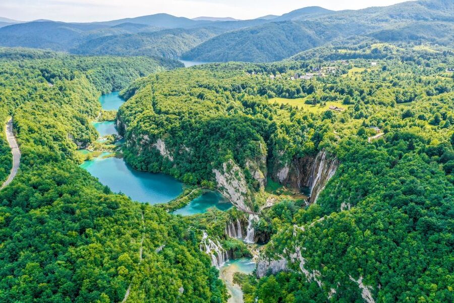 Zadar: Plitvice Lakes Full-Day Guided Tour with a Boat Ride - Exploring the Lower Lakes and waterfalls