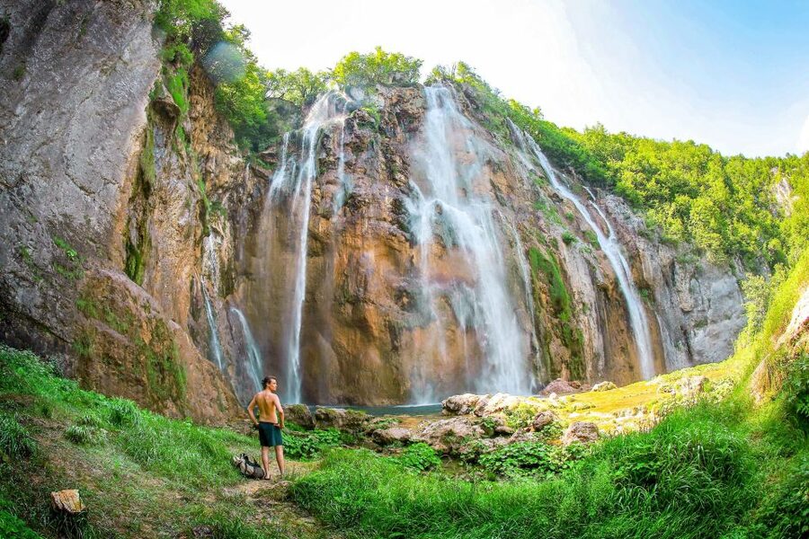 Zadar: Plitvice Lakes Full-Day Guided Tour with a Boat Ride - Crowds, weather, and the best way to prepare