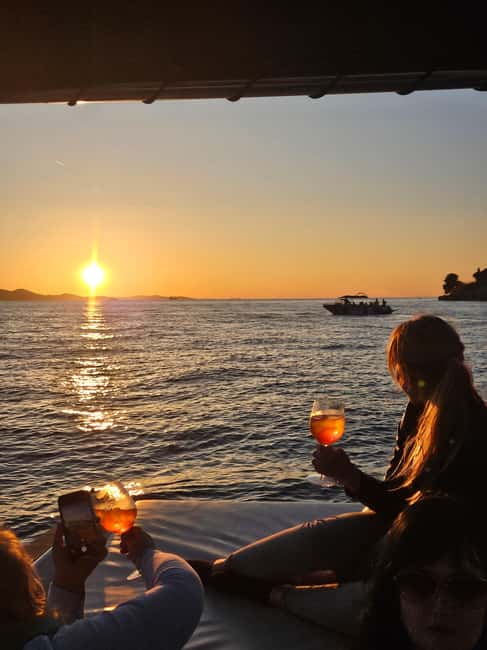 Zadar: Romantic Luxury Sunset Boat Tour with Aperol Spritz - Who will get the most from this sunset cruise