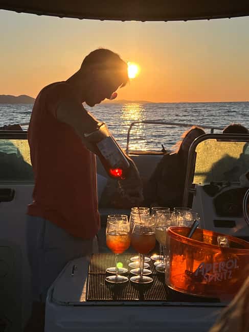 Zadar: Romantic Luxury Sunset Boat Tour with Aperol Spritz - Practical tips for a better hour on the water