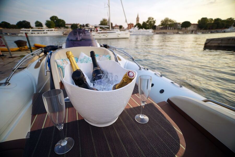 Zadar: Sunset and Night Cruise with Unlimited Sparkling Wine - What the skipper adds to the evening