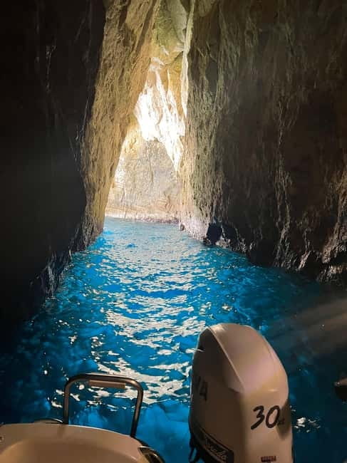 Zakynthos: Laganas Bay, Myzithres & Turtles Speedboat Tour - Myzithres, the first swim stop