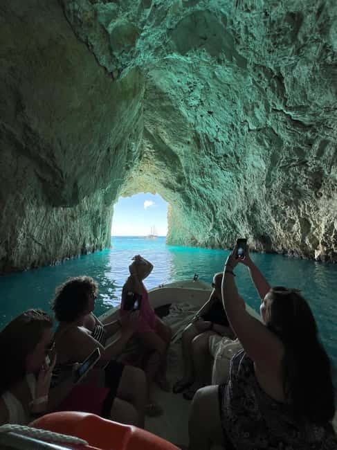Zakynthos: Laganas Bay, Myzithres & Turtles Speedboat Tour - Entering the Keri Caves by speedboat