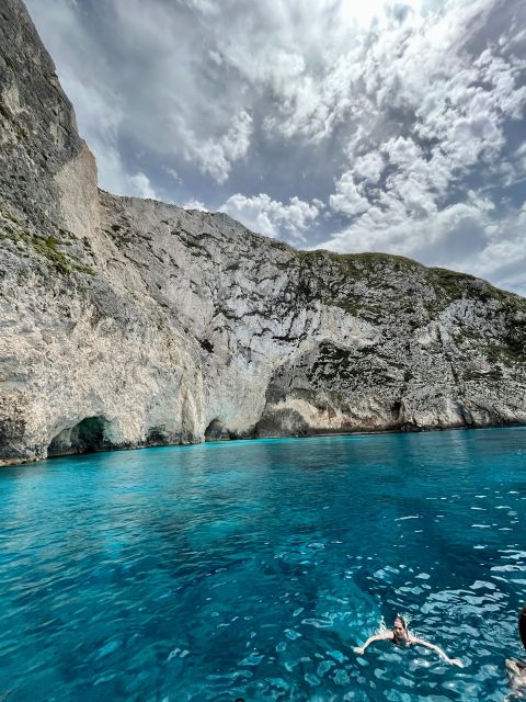 Zakynthos: Turtle Island & Keri Caves Glass-Bottom Boat Tour - The guides make a real difference