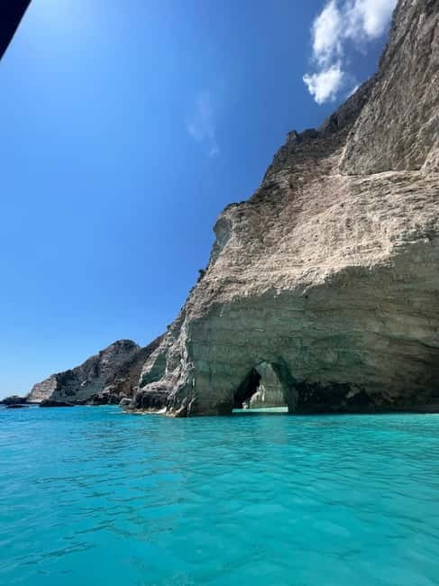 Zakynthos: Turtles, Marathonisi & Keri Caves Speedboat Tour - Passing Cameo Islet and the rocky coast